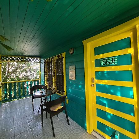 Yocamatsu Bed & Breakfast Caye Caulker Ngoại thất bức ảnh