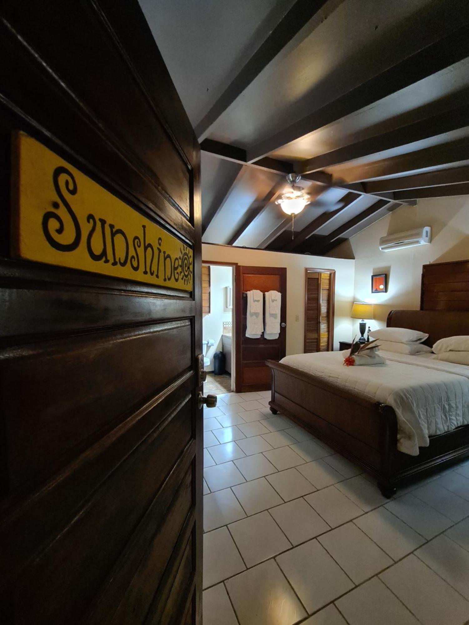 Yocamatsu Bed & Breakfast Caye Caulker Ngoại thất bức ảnh