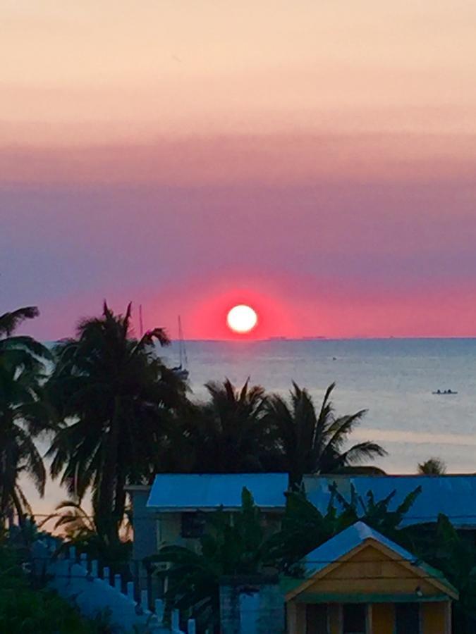 Yocamatsu Bed & Breakfast Caye Caulker Ngoại thất bức ảnh